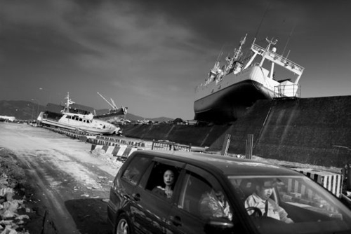 ��ֻ�R�\�ڌm�ǿhʯ���иۿڵĴa�^