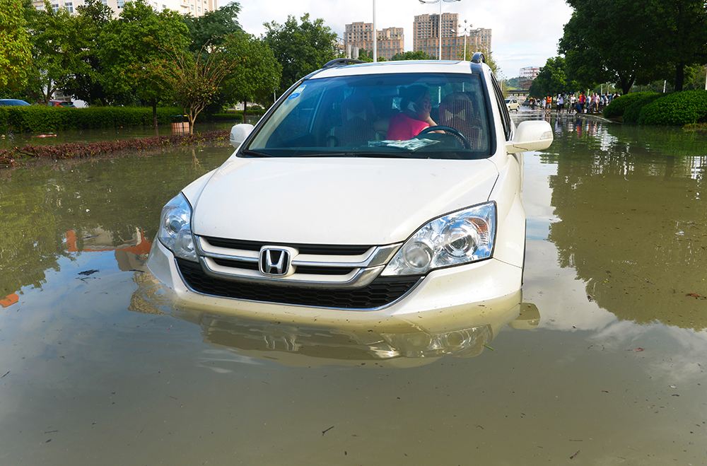 ��(n��i)��֮�����M��4����Ϫ�(zh��n)��ɽ����ϣ�һ�v�����I�_���ˮ��Ϣ������܇��������܇��(n��i)���Ԓ��ȡ�