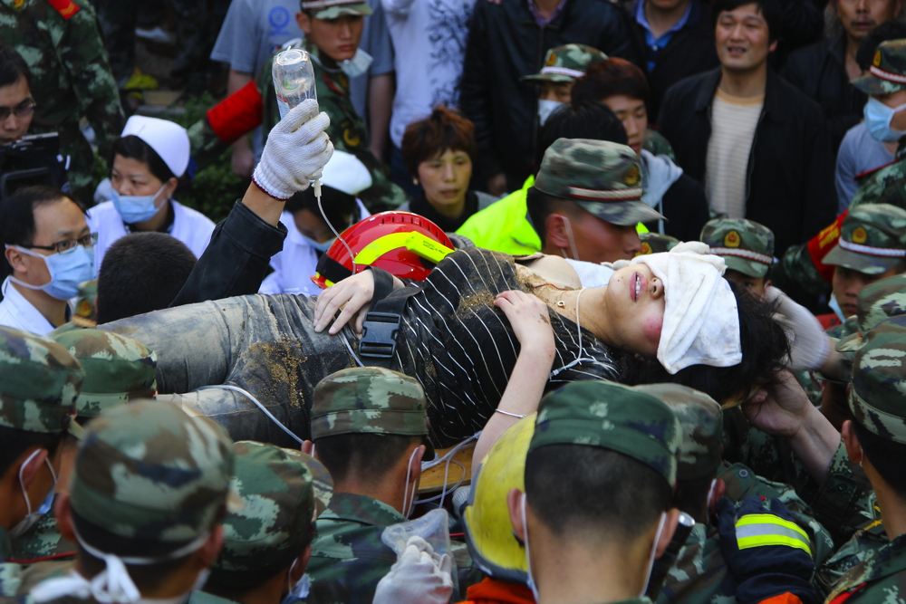 �v�r9��С�r���K�ھȳ�����Ů����